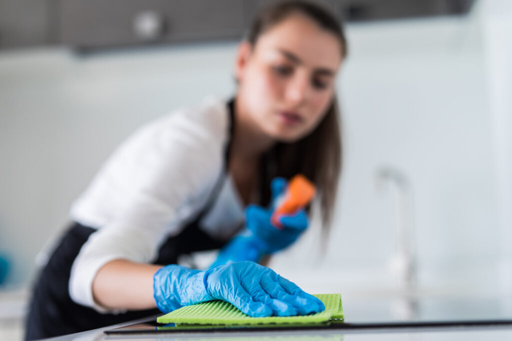 Checklist gratuit pentru curățenia de primăvară: nu uita de electrocasnice