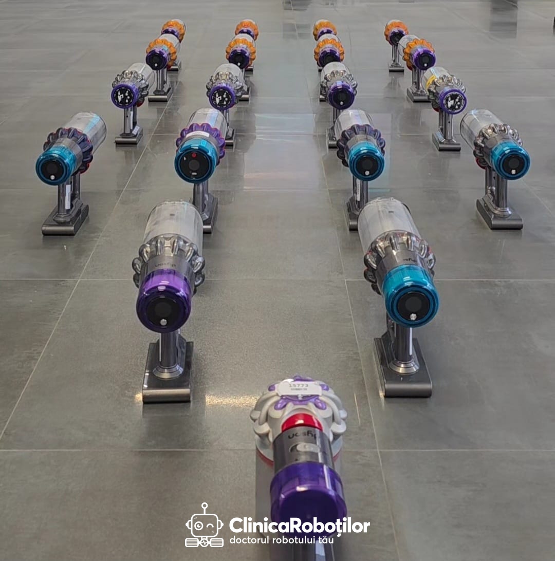 Aspirator vertical Dyson în reparație la Clinica Roboților - service specializat pentru toate modelele Dyson